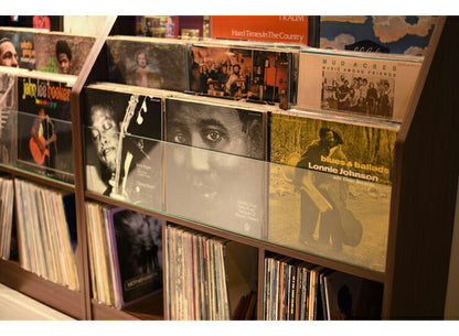 レコードディスプレイラック 木目ダーク レコード ジャケット ディスプレイ 約280枚収納 幅71cm ガラス 飾り棚 おしゃれ(代引不可)