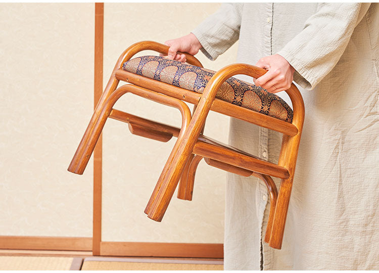 仏前用 ラタン スタッキングチェア 天然籐 金襴座椅子 積み重ね イス 椅子 チェア 座椅子 ラタンチェア 籐 スタッキング 仏壇 和室 法事 仏前 おつとめ 1脚 収納 コンパクト(代引不可)