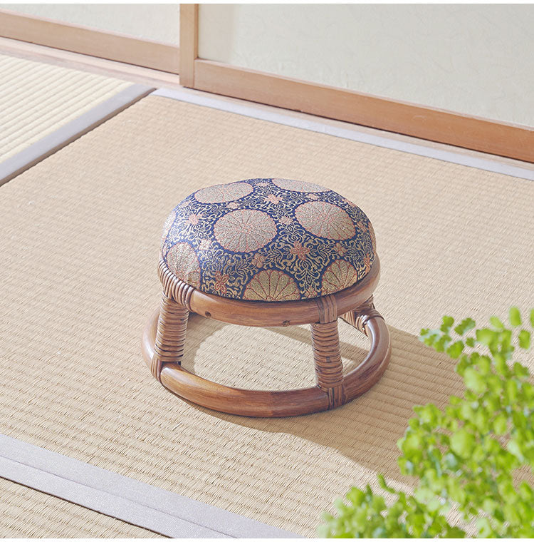仏前用 ラタン 丸型 ミニスツール 天然籐 金襴正座椅子 イス 椅子 チェア 正座椅子 ラタンチェア 籐 仏壇 和室 法事 仏前 1脚 コンパクト スツール(代引不可)