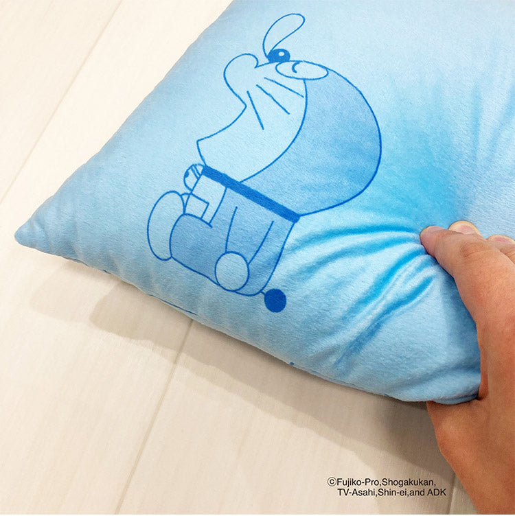 ドラえもん マスコット付きまくら 枕 取っ手付き 持ち手付き キャラクター 可愛い かわいい 男の子 女の子 子供 子ども プレゼント ギフト(代引不可)