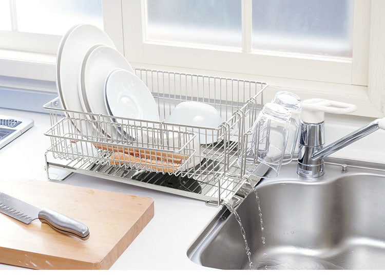 日本製 燕三条 水切りラック セット シンク横 水が流れるトレー付き レギュラー 横置き 37×27cm オールステンレス コップ立て カトラリーかご付属 まな板スタンド 水切りかご 水切りカゴ(代引不可)