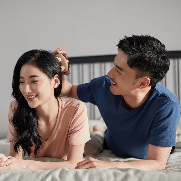 フィリップス PHILIPS ミニヘッドケアブラシ PK PPM1301PK 軽い シリコーン製 マッサージ爪 181g 軽量モデル(代引不可)