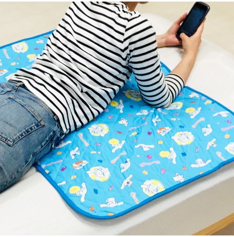 ちょこっと敷パッド シナモンロール 敷きパッド 100×65cm 滑り止め加工 接触冷感シリーズ サンリオキャラクターズ sanrio かわいい おしゃれ プレゼント ギフト ごろ寝 お昼寝 マット(代引不可)