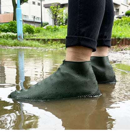 カテバプラス 防水 レイン シューズカバー ポーチ付き 26.0~28.0cm ゴムと複合材だから滑りにくい レインシューズカバー 防水 靴 カバー 防水 雨 靴カバー 携帯 キッズ 台風対策 雨具 雨の日(代引不可)
