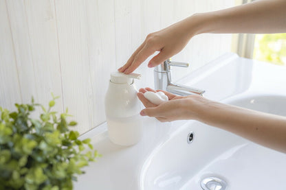 オカ プリスベイズ ウィル ディスペンサー 泡タイプ 250ml ホワイト 詰め替えしやすく、洗いやすい(代引不可)