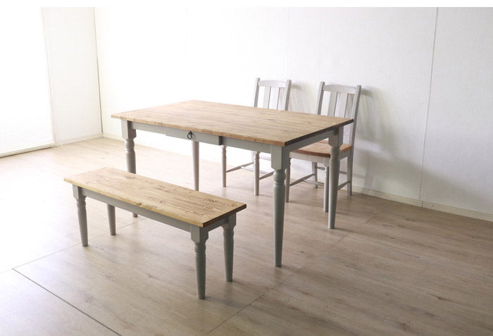 ダイニングテーブル 北欧調 幅135cm アンティーク調 組立品 机 グレー ホワイト欧米 パイン材 ダイニング おしゃれ フレンチカントリー 天然木 無垢 木製 ラベンダー(代引不可)