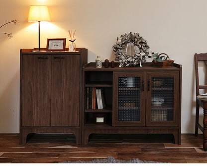 白井産業 アクシアーノ キャビネット ガラス扉タイプ 三段 3段 食器棚 アンティーク おしゃれ 和風 収納 木製 天然木 大容量 ワイド ミドルボード(代引不可)