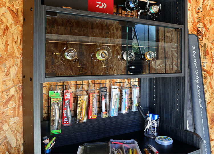 白井産業 ぺスカレージ リール キャビネット 収納 釣り具収納 釣り 幅75.2 奥行き27.1 高さ29.1 収納 ロータイプ ブラック 黒 おしゃれ ガラス扉 ラック(代引不可)