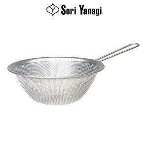手付きパンチングストレーナー 柳宗理 19cm ステンレス お手入れ簡単 日本製 丈夫 錆びにくい おしゃれ シンプル キッチン キッチンツール 水切りバスケット 水切り 網目 調理器具 料理 台所 デザイナー Sori Yanagi