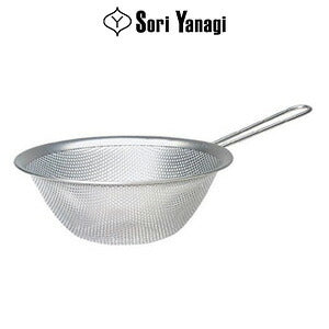 手付きパンチングストレーナー 柳宗理 16cm ステンレス お手入れ簡単 日本製 丈夫 錆びにくい おしゃれ シンプル キッチン キッチンツール 水切りバスケット 水切り 網目 調理器具 料理 台所 デザイナー Sori Yanagi