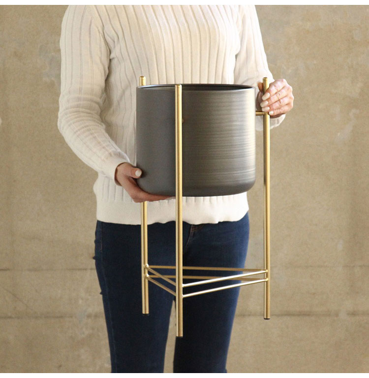 ゴールドアイアン 脚付きプランター台 Sサイズ フラワースタンド グレー ポット 鉢植え アイアンスタンド 花台 グリーン 植物 ディスプレイ ゴールドステム おしゃれ