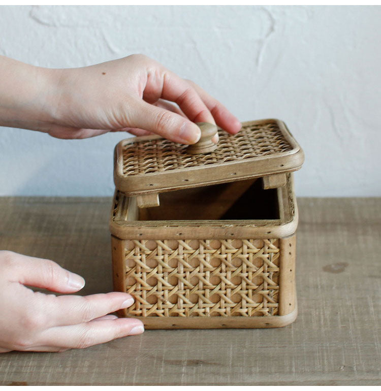ラタン 蓋付き スクエアボックス Sサイズ 天然素材 フタ付き ボックス 箱 小物入れ 収納 籐 アジアン家具 韓国インテリア ナチュラル ラタンカントリー おしゃれ