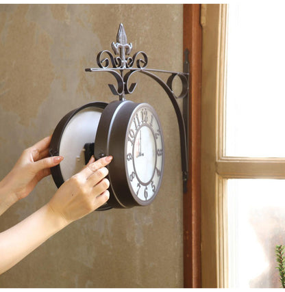 アイアン 壁掛け両面時計 直径30cm 壁掛け時計 両面時計 360度回転 アンティーク調 おしゃれ ブラウン ホワイト 白 オールドストリート クロック ショップ 美容院 サロン インテリア