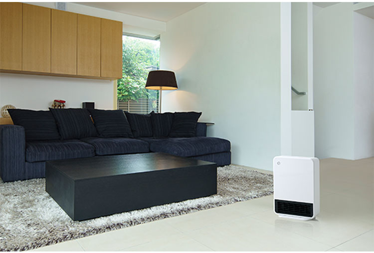 人感センサー付大風量セラミックヒータ マキシムヒート ホワイト グレー CH-T2260 乾燥を防ぐ 人感 室温 センサー 送風 暖房 風量2段階切替 電気ストーブ スリーアップ THREEUP