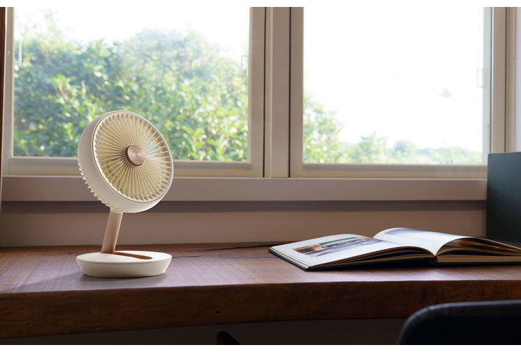 スリーアップ 充電式 木目調 デスクファン 壁掛け可 折りたためる 持ち運べる コードレス 卓上 静音 USB充電 コンパクト 小型 ミニファン デスクフォールディングファン DF-T2126 THREEUP
