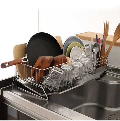 日本製 燕三条 シンクサイド 水が流れるスリム水切り 幅30cm 奥行55cm 箸立て グラスホルダー付き 水切りかご 水切りバスケット ステンレス製 国産 水切りかご(代引不可)