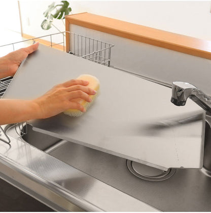 日本製 燕三条 シンクサイド 水が流れるスリム水切り 幅30cm 奥行55cm 箸立て グラスホルダー付き 水切りかご 水切りバスケット ステンレス製 国産 水切りかご(代引不可)