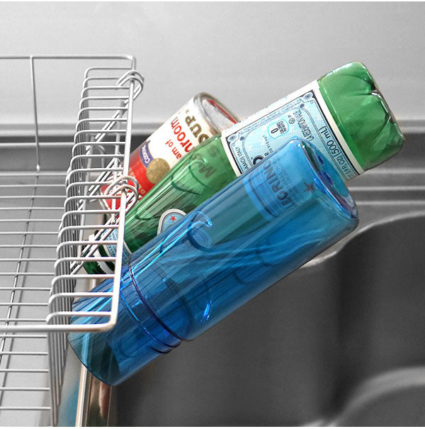 日本製 燕三条 斜めに水が流れる 水切りラック 縦置き・横置き 両対応 箸立て グラスホルダー付き 水切りかご 水切りバスケット ステンレス製 国産 シンクサイド 水切りかご(代引不可)