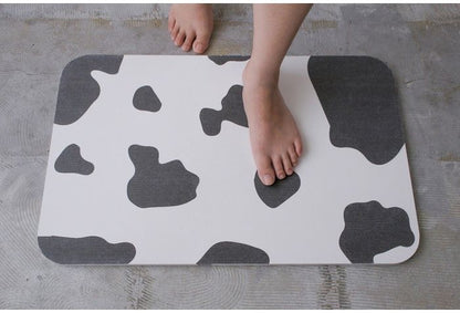 珪藻土 マット Cow NEO-101-CW バスマット けいそうど お風呂 バス 洗面所 吸水 速乾 大判 防カビ 清潔 防ダニ TV テレビ おしゃれ かわいい インテリア 柄 収納(代引不可)