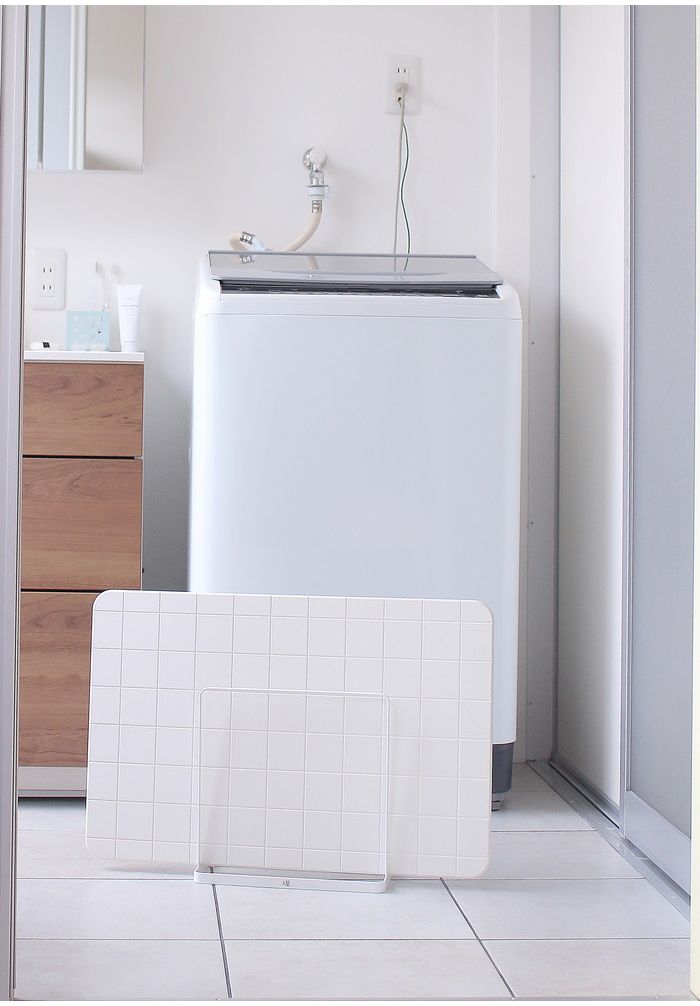 珪藻土 マット Lattice ホワイト NEO-171-WH バスマット けいそうど お風呂 バス 洗面所 吸水 速乾 大判 防カビ 清潔 防ダニ TV テレビ おしゃれ かわいい インテリア 柄 収納(代引不可)