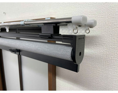 TOSO トーソー スチールラック用ロールスクリーン 45×180cm カーテンレール用ブラケット付き コードレスタイプ 目隠し 収納目隠し 目隠しカーテン 取り付け簡単(代引不可)