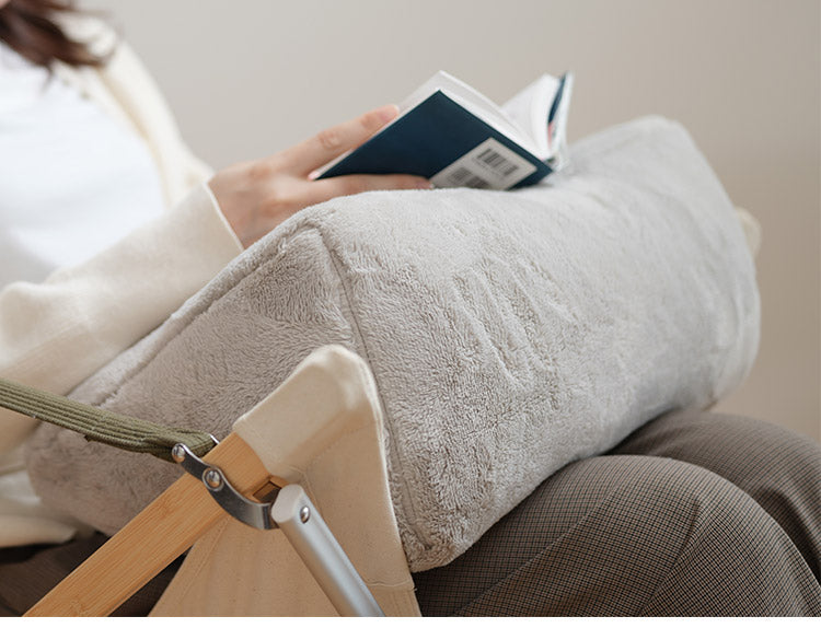 三角クッション 吸湿 発熱 無地 節電 省エネ クッション エコ もこもこ あったか シンプル コンパクト かわいい インテリア 北欧 リビング ダイニング おしゃれ プレゼント 秋冬 暖か(代引不可)