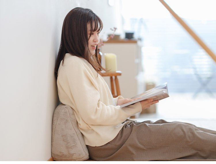 三角クッション 吸湿 発熱 無地 節電 省エネ クッション エコ もこもこ あったか シンプル コンパクト かわいい インテリア 北欧 リビング ダイニング おしゃれ プレゼント 秋冬 暖か(代引不可)