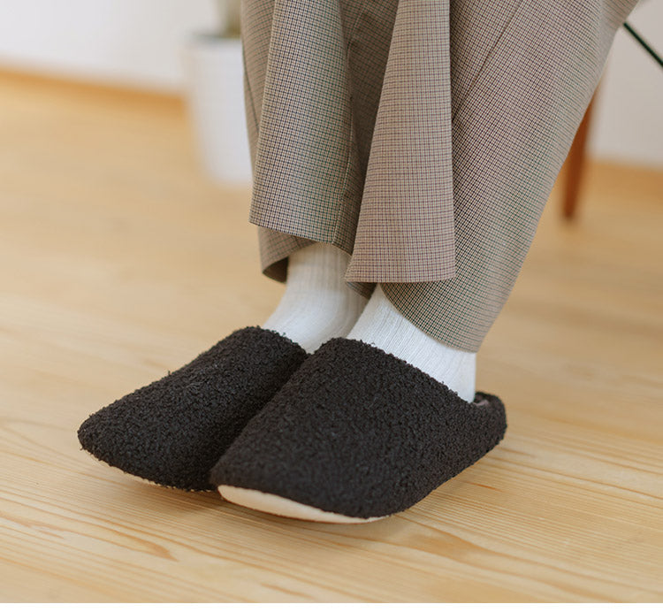 ルームシューズ スリッパ シンプル ボア 厚底 あったか 暖かい 秋冬 もこもこ 無地 シンプル コンパクト おしゃれ かわいい 北欧 インテリア アウトドア 屋外 リビング(代引不可)