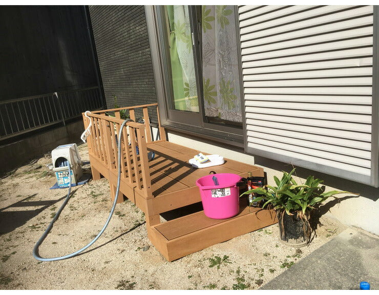 【人工木 ウッドデッキ 本体+踏み台 2点セット】樹脂 縁台 縁側 DIY 腐りにくい 水洗い 連結 ウッドパネル ステージ ガーデン 北欧(代引不可)