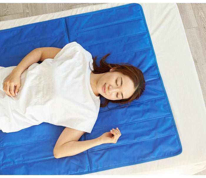 清潔水洗いOK ひんやり冷感マット 90×140cm 夏 冷感マット 熱吸収 電気不要 エコ 水洗いOK 冷却マット クールマット 接触冷感 涼感寝具 クール寝具 夏用寝具 敷きパッド 敷パッド 敷きパット