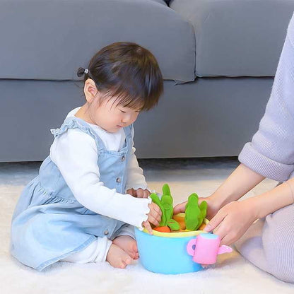 ミニファームシリーズ ぱりぱりにんじん畑 ベビー ファインモータートイ 知育玩具 お世話遊び 指先遊び 出産祝い ギフト 赤ちゃん 布製 野菜 かわいい プレゼント 子供 キッズ 子ども クリスマス(代引不可)