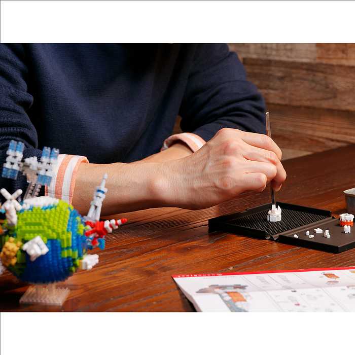 ナノブロック 地球と月 おもちゃ 玩具 キッズ 男の子 女の子 女子 男子 誕生日プレゼント ギフト 室内 遊び プレゼント ホビー インテリア コレクション 宇宙 星 空 地球 月(代引不可)