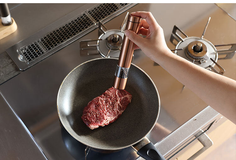 ATOMICO 電動ミル 2本セット ソルト&ペッパー 電動ペッパーミル 電動ソルトミル  岩塩 胡椒 こしょう 軽量 キッチン 家電