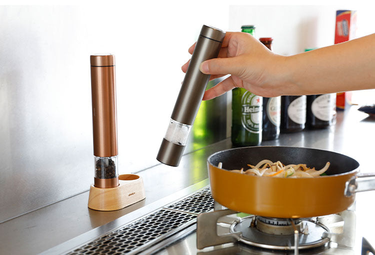 ATOMICO 電動ミル 2本セット ソルト&ペッパー 電動ペッパーミル 電動ソルトミル  岩塩 胡椒 こしょう 軽量 キッチン 家電