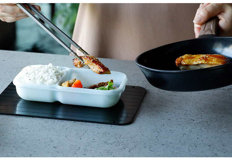 シービージャパン atomico 解凍プレート S 急速解凍 解凍皿 まな板 解凍板 粗熱 解凍まな板 自然解凍 冷凍食品(代引不可)【メール便】