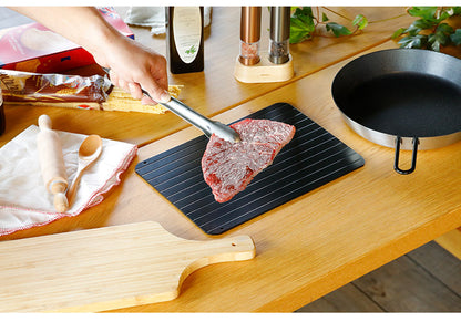 シービージャパン atomico 解凍プレート M 急速解凍 解凍皿 まな板 解凍板 粗熱 解凍まな板 自然解凍 冷凍食品(代引不可)【メール便】