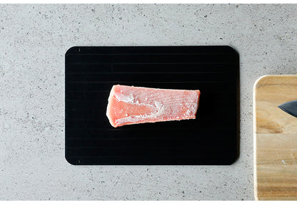 シービージャパン atomico 解凍プレート M 急速解凍 解凍皿 まな板 解凍板 粗熱 解凍まな板 自然解凍 冷凍食品(代引不可)【メール便】