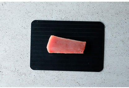 シービージャパン atomico 解凍プレート M 急速解凍 解凍皿 まな板 解凍板 粗熱 解凍まな板 自然解凍 冷凍食品(代引不可)【メール便】